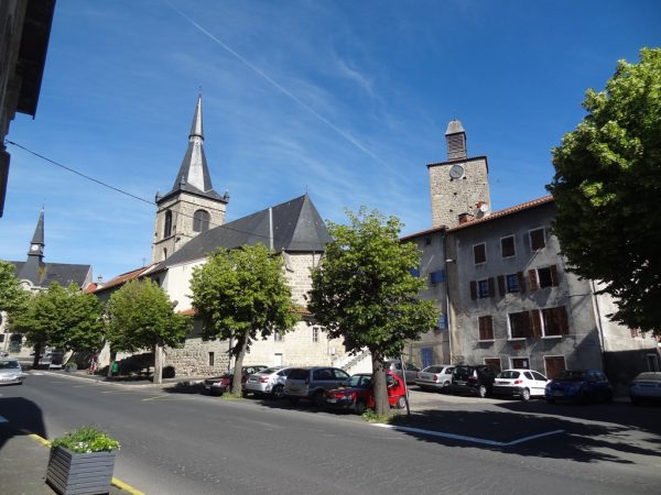 Mairie-eglise-donjon-doc